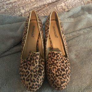Leopard & gold wedges